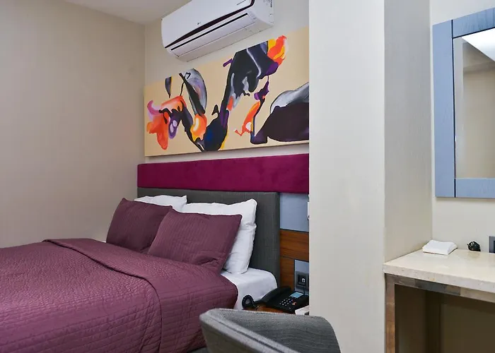 斯派套房酒店 4*